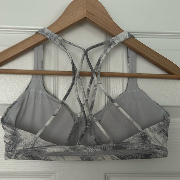 Lululemon Free To Be Zen Bra Size 8 - Picture 4 of 8